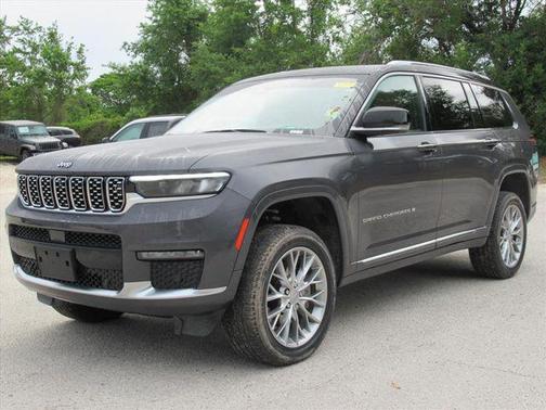 Diamond Black Crystal Pearlcoat 2023 Jeep Grand Cherokee L Summit