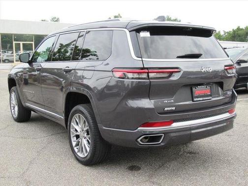Diamond Black Crystal Pearlcoat 2023 Jeep Grand Cherokee L Summit