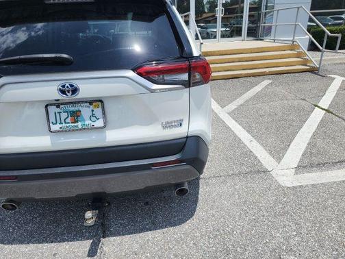 2019 Toyota RAV4 Hybrid SE