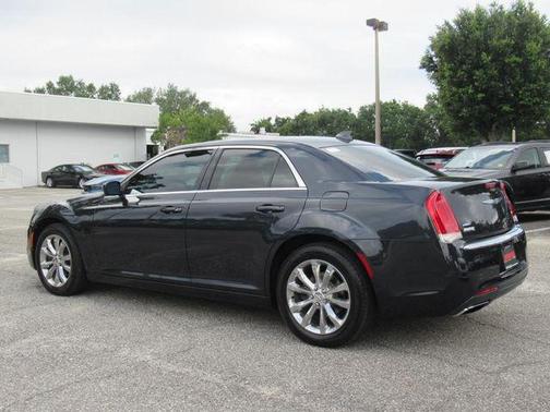 2016 Chrysler 300 S