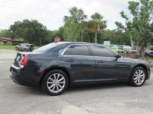 2016 Chrysler 300 S