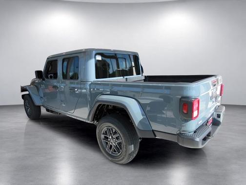 Anvil Clearcoat 2026 Jeep Gladiator Sport S