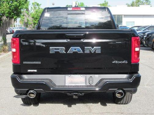 Diamond Black Crystal Pearlcoat 2026 RAM 1500 Big Horn/Lone Star