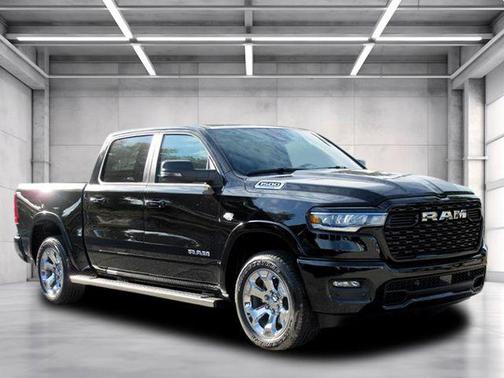 Diamond Black Crystal Pearlcoat 2026 RAM 1500 Big Horn/Lone Star