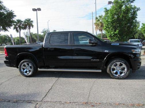Diamond Black Crystal Pearlcoat 2026 RAM 1500 Big Horn/Lone Star