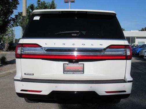 Pristine White 2021 Lincoln Navigator Reserve