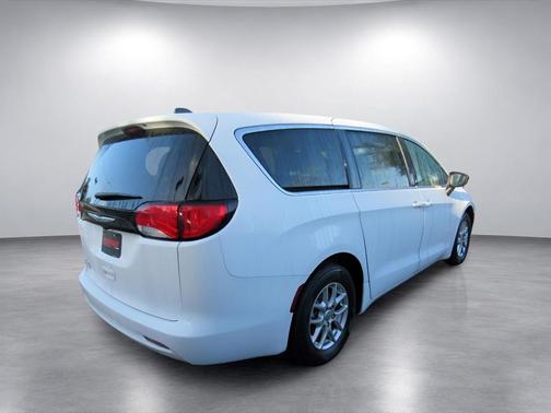 Bright White Clearcoat 2024 Chrysler Voyager LX