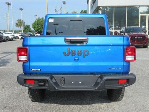2025 Jeep Gladiator High Tide