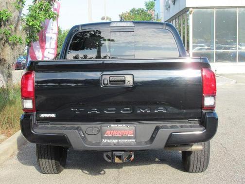 Midnight Black Metallic 2022 Toyota Tacoma SR5