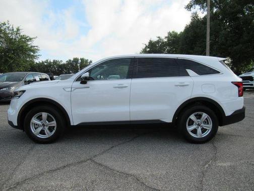 White Pearl 2023 Kia Sorento LX