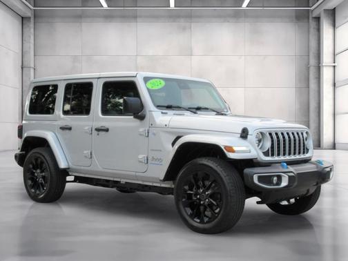 Silver Zynith Clearcoat 2024 Jeep Wrangler 4xe Sahara