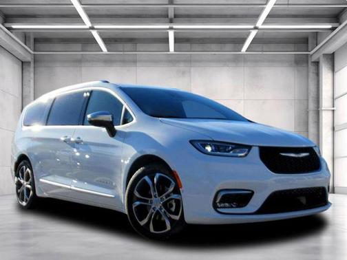 2026 Chrysler Pacifica Pinnacle FWD