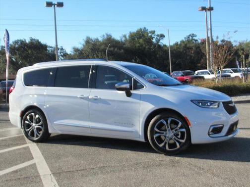 2026 Chrysler Pacifica Pinnacle FWD
