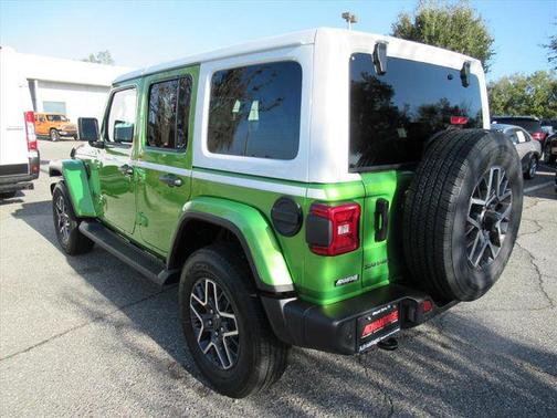 2026 Jeep Wrangler 4-Door Sahara 4x4