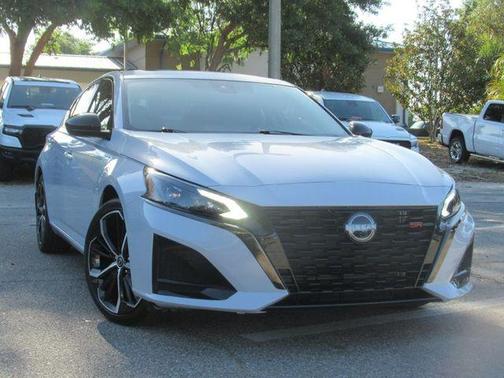 2023 Nissan Altima SR FWD