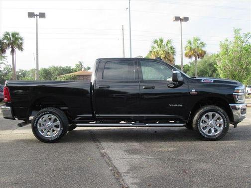 Diamond Black Crystal Pearlcoat 2026 RAM 2500 Big Horn Crew Cab 4x4 6'4' Box