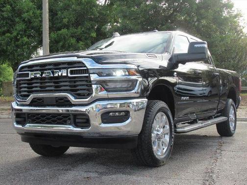 Diamond Black Crystal Pearlcoat 2026 RAM 2500 Big Horn Crew Cab 4x4 6'4' Box