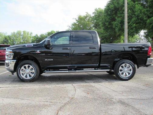 Diamond Black Crystal Pearlcoat 2026 RAM 2500 Big Horn Crew Cab 4x4 6'4' Box