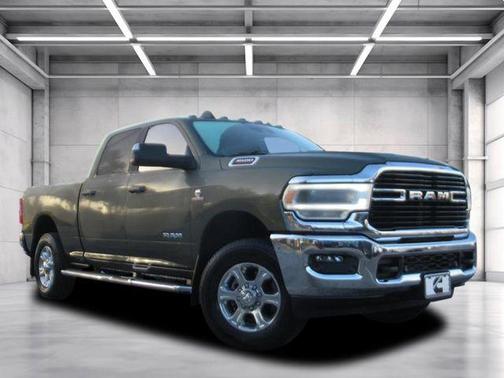 2020 RAM 3500 Big Horn Crew Cab 4x4 6'4' Box
