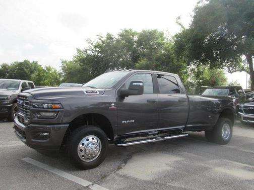 2025 RAM 3500 Big Horn Crew Cab 4x4 8' Box