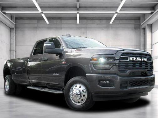 2025 RAM 3500 Big Horn Crew Cab 4x4 8' Box