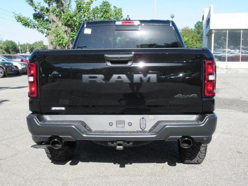 Diamond Black Crystal Pearlcoat 2026 RAM 1500 Warlock Crew Cab 4x4 5'7' Box