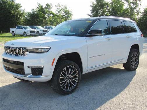 Diamond Black Crystal Pearlcoat 2023 Jeep Grand Cherokee L Summit Reserve