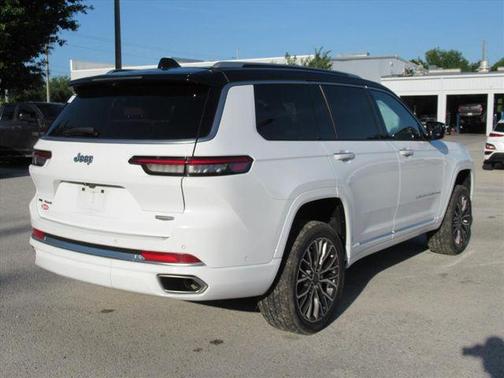 Diamond Black Crystal Pearlcoat 2023 Jeep Grand Cherokee L Summit Reserve