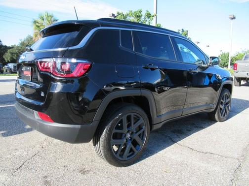 Diamond Black Crystal Pearlcoat 2026 Jeep Compass 85th Anniversary 4x4