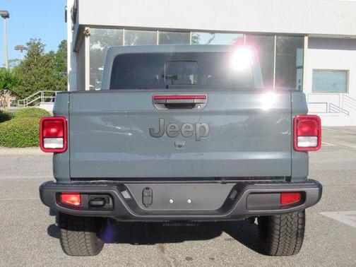 2025 Jeep Gladiator Nighthawk