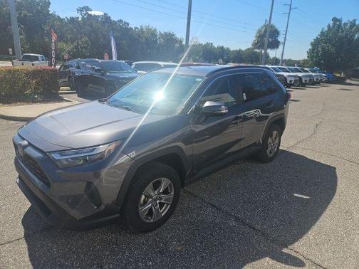 2022 Toyota RAV4 Hybrid XLE