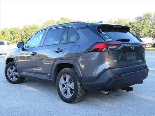 2022 Toyota RAV4 Hybrid XLE