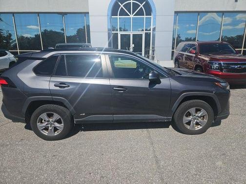 2022 Toyota RAV4 Hybrid XLE