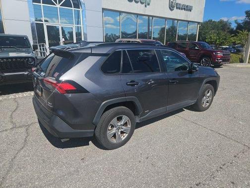 2022 Toyota RAV4 Hybrid XLE