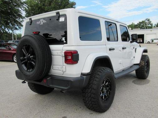 Bright White Clearcoat 2019 Jeep Wrangler Unlimited Sahara