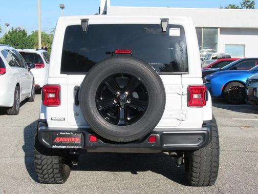 Bright White Clearcoat 2019 Jeep Wrangler Unlimited Sahara