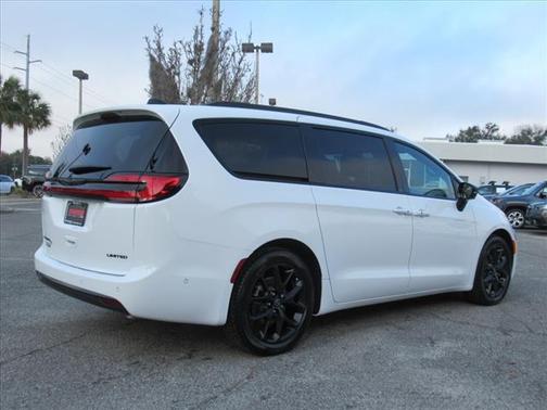 2025 Chrysler Pacifica Limited