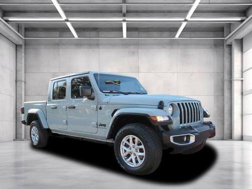 2023 Jeep Gladiator Sport S
