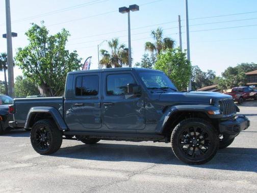 2025 Jeep Gladiator Nighthawk