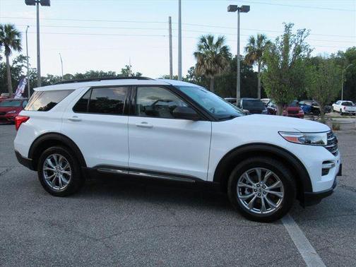 Oxford White 2020 Ford Explorer XLT