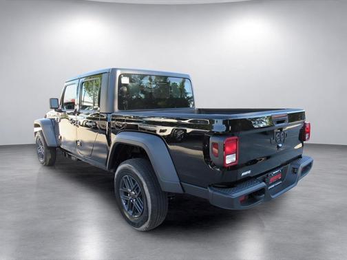 Black Clearcoat 2026 Jeep Gladiator Sport