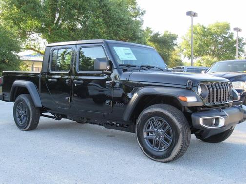 Black Clearcoat 2026 Jeep Gladiator Sport