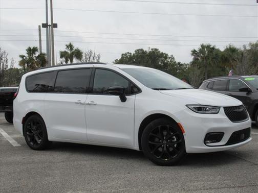2025 Chrysler Pacifica Limited