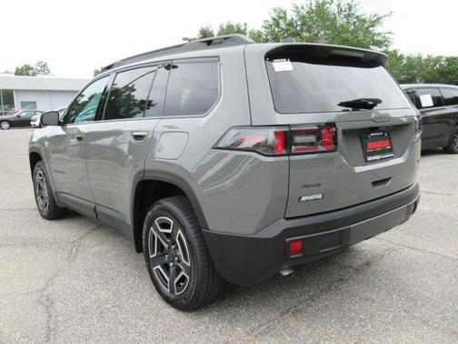Sting-Gray Clearcoat 2026 Jeep Cherokee Laredo