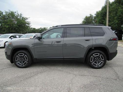 Sting-Gray Clearcoat 2026 Jeep Cherokee Laredo