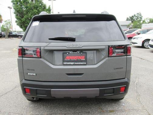 Sting-Gray Clearcoat 2026 Jeep Cherokee Laredo