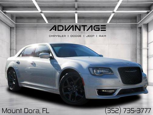 2023 Chrysler 300 Touring