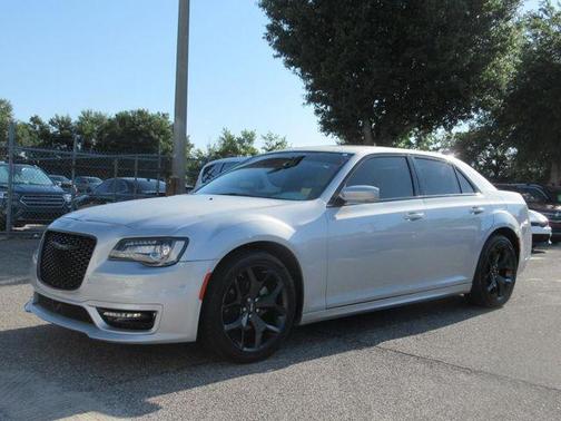 2023 Chrysler 300 Touring