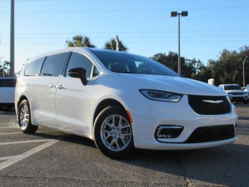 2026 Chrysler Pacifica Select FWD