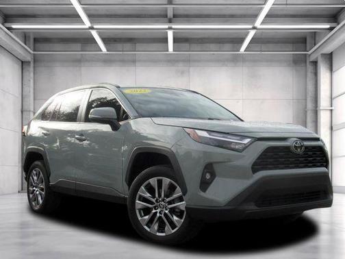 2022 Toyota RAV4 XLE Premium